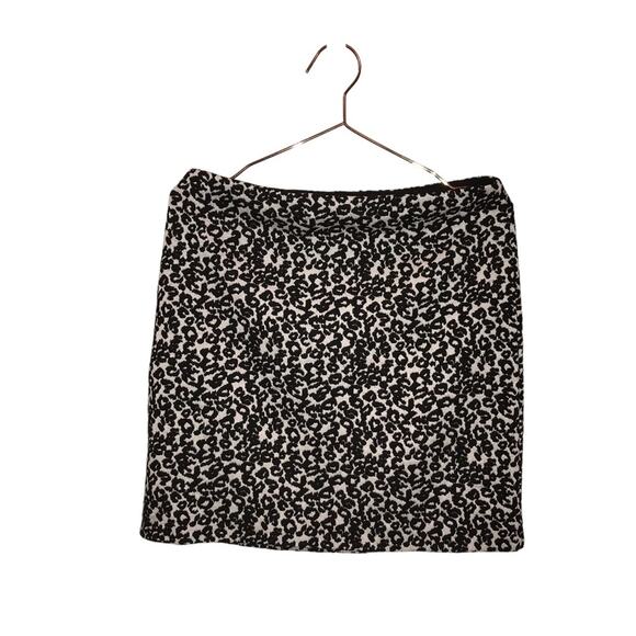 Express elastic waist Snow Leopard Mini Skirt size medium - Picture 1 of 7